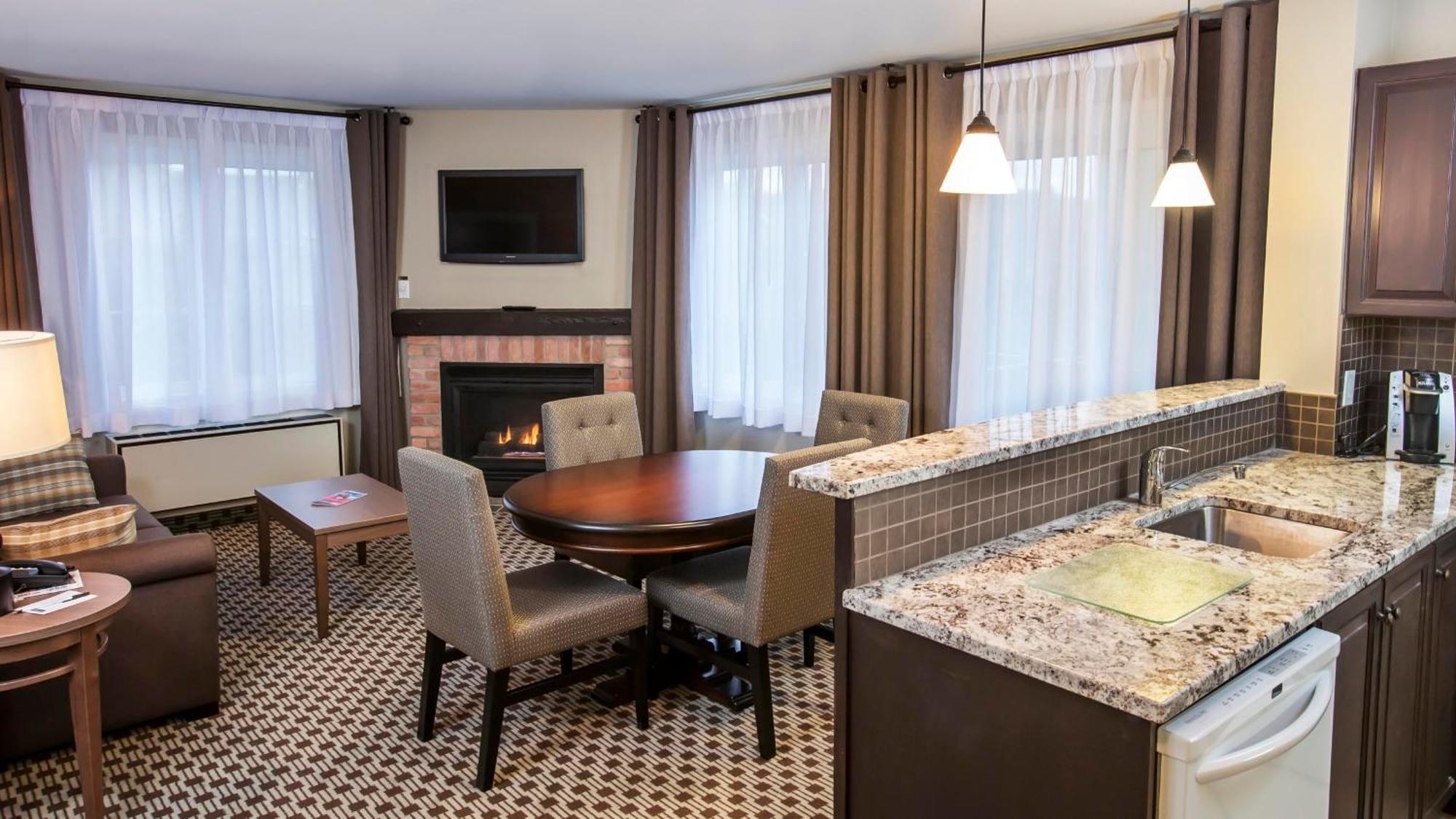 Holiday Inn Express & Suites Tremblant By Ihg Mont-Tremblant Eksteriør bilde