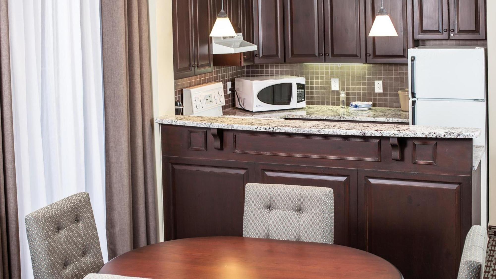 Holiday Inn Express & Suites Tremblant By Ihg Mont-Tremblant Eksteriør bilde