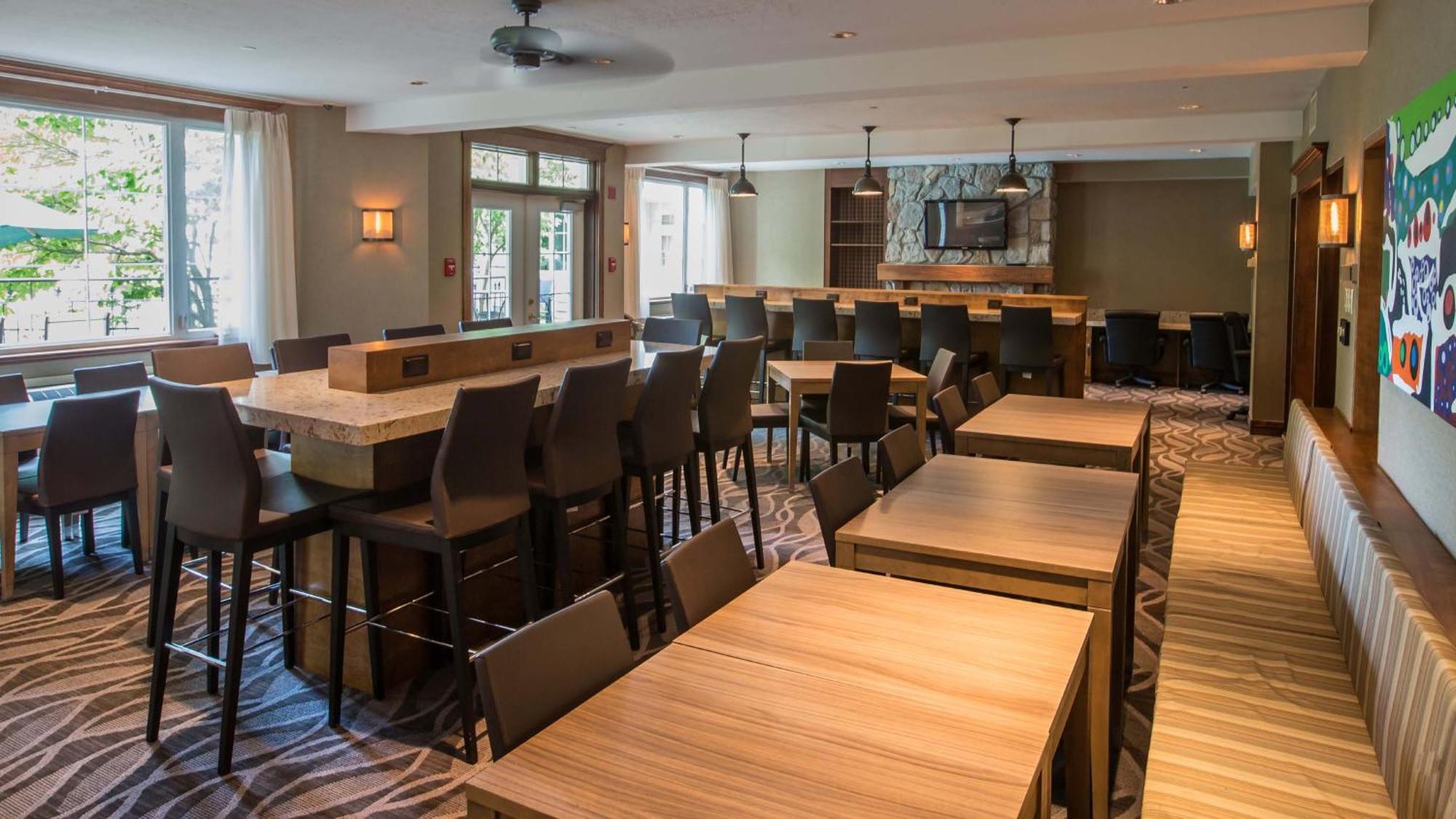 Holiday Inn Express & Suites Tremblant By Ihg Mont-Tremblant Eksteriør bilde