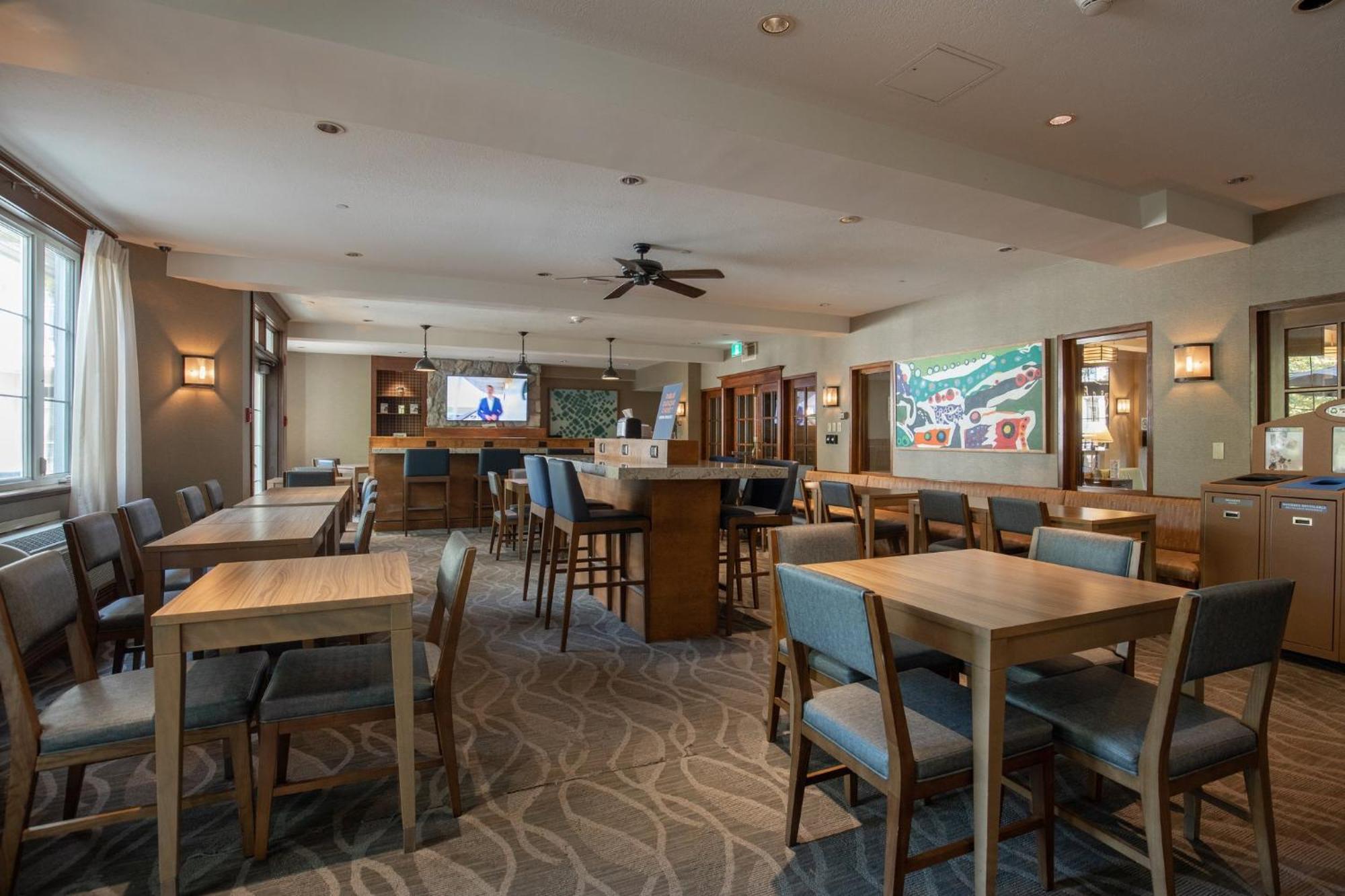 Holiday Inn Express & Suites Tremblant By Ihg Mont-Tremblant Eksteriør bilde